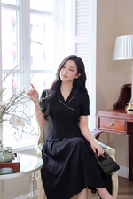 Áo đen công sở cổ vest phối viền