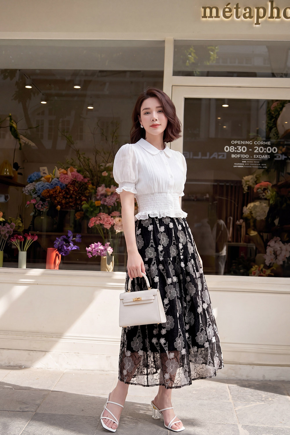 Chân váy xòe đen ren chỉ thêu