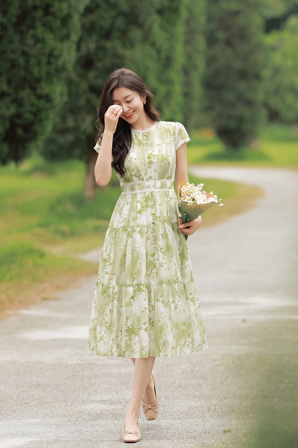 Đầm hoa xòe dáng dài phối nút