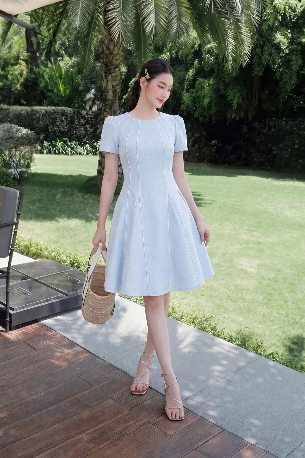 Đầm tafta dáng xòe màu xanh