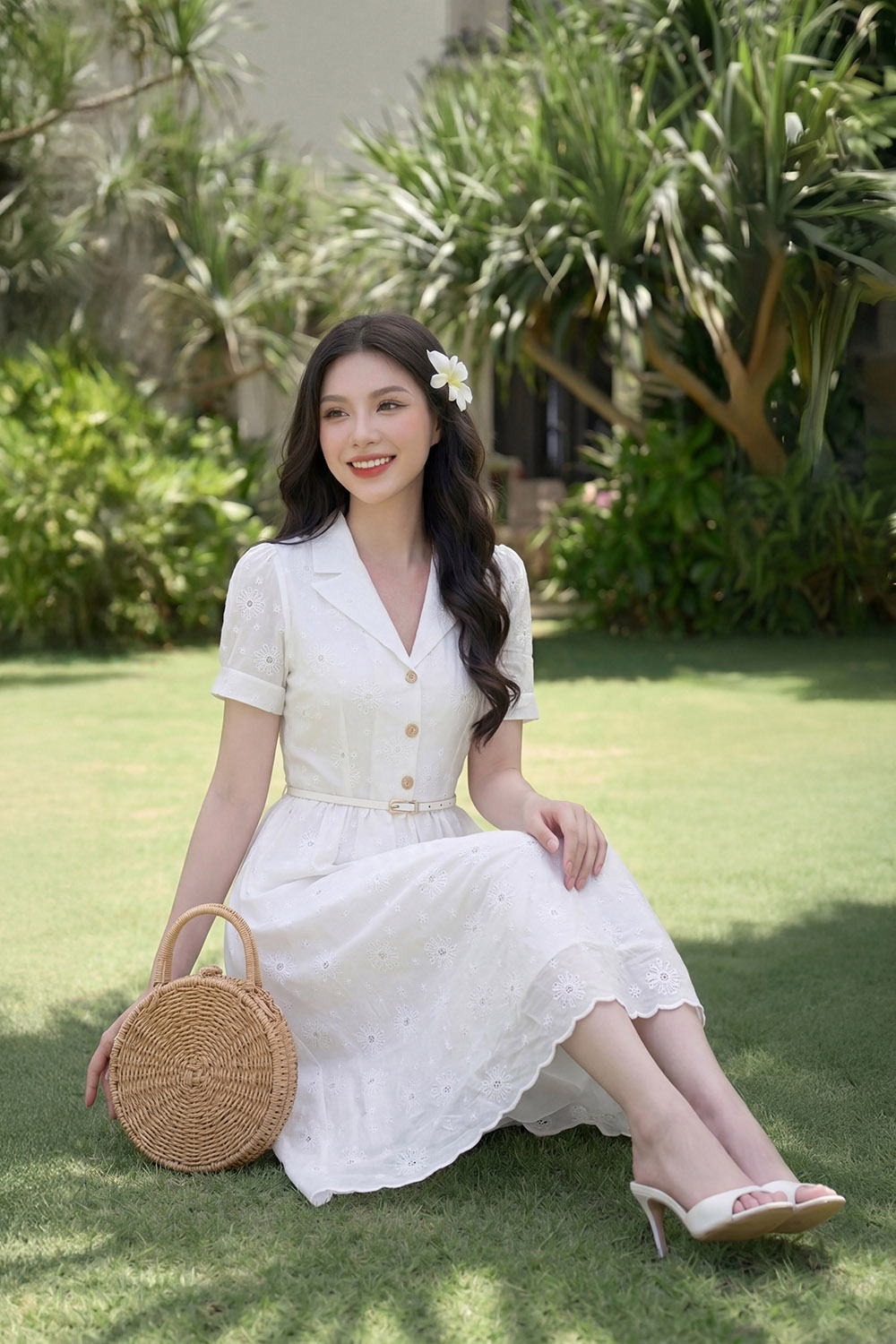 Đầm trắng dáng xòe cổ sơ mi