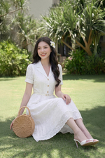 Đầm trắng dáng xòe cổ sơ mi