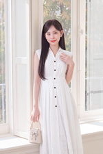 Đầm trắng sơ mi dáng xòe xếp ly eo
