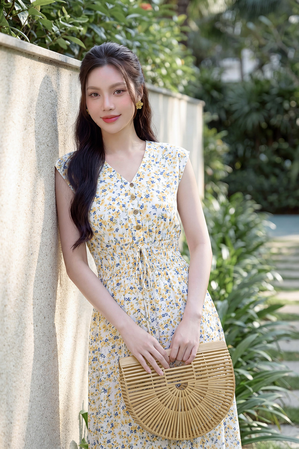 Đầm xòe hoa nhí cổ V eo bo chun