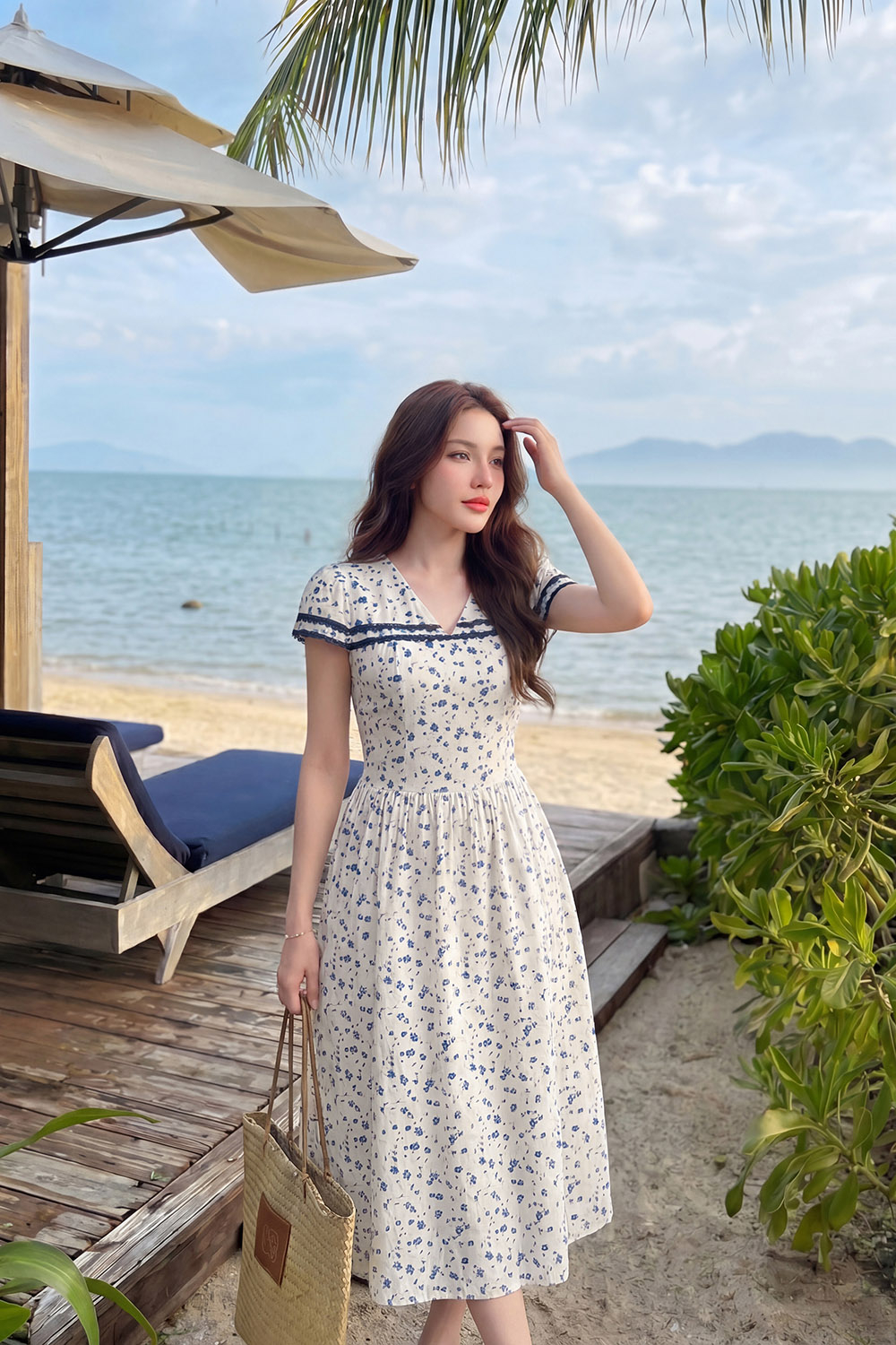 Đầm xòe họa tiết hoa phối đăng ten