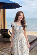 Đầm xòe họa tiết hoa phối đăng ten
