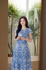 Đầm xòe xanh họa tiết hoa viền ren