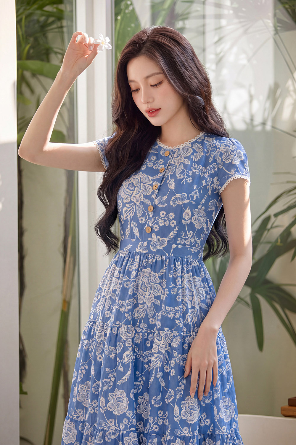 Đầm xòe xanh họa tiết hoa viền ren