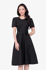 Đầm xòe tafta màu đen đính hoa