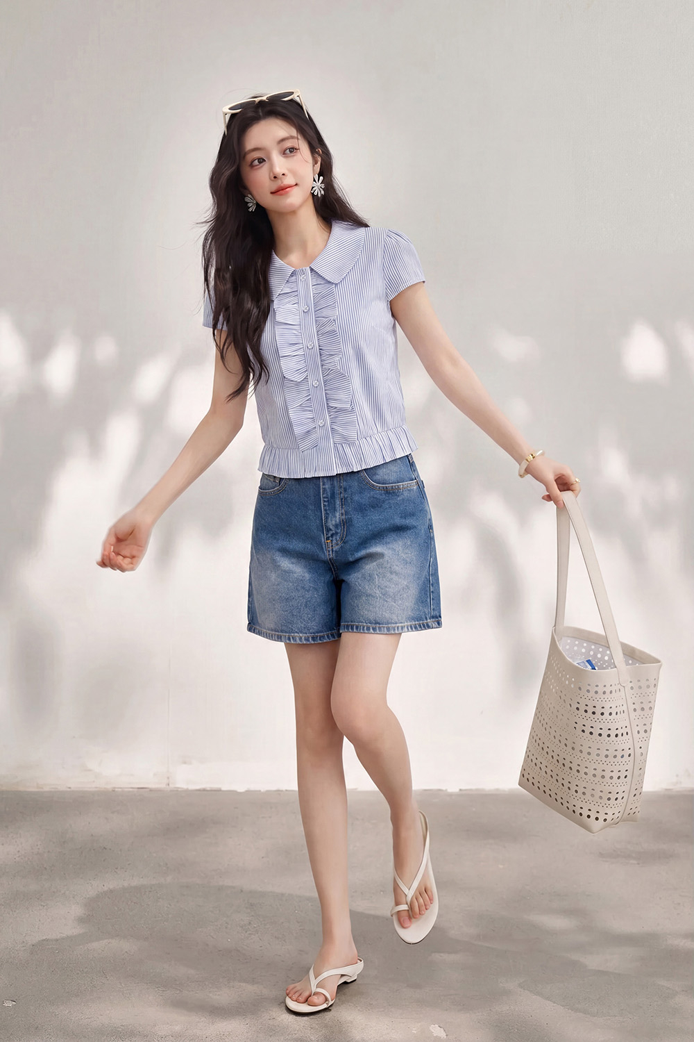 Áo kiểu nữ sọc xanh cổ sen phối bèo nhún