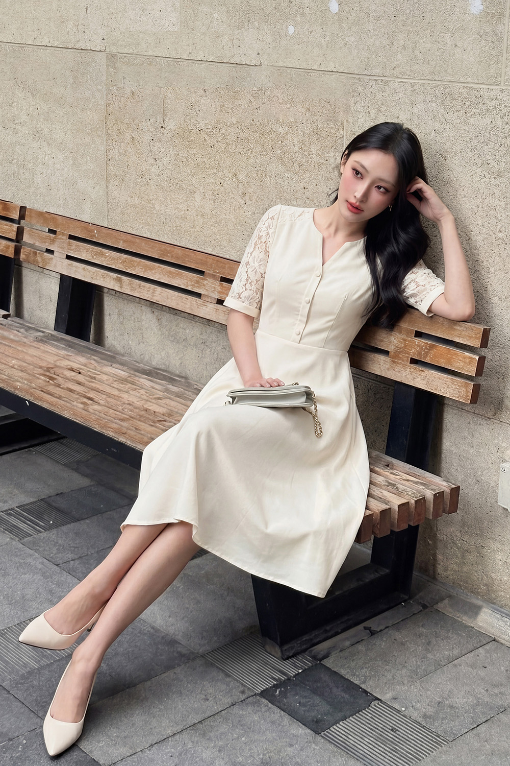 Đầm dáng xòe tay phối ren cổ cách điệu