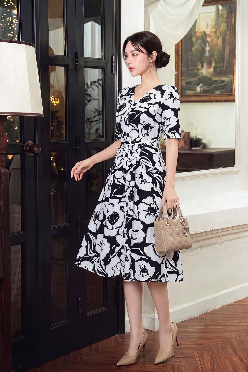 Đầm hoa dáng xòe cổ V kèm belt
