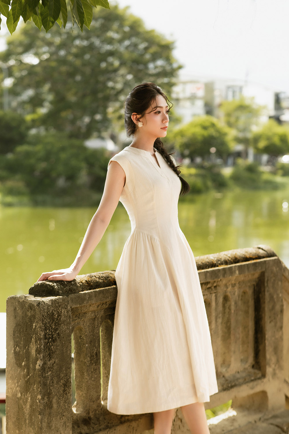 Đầm linen dáng xòe sát nách