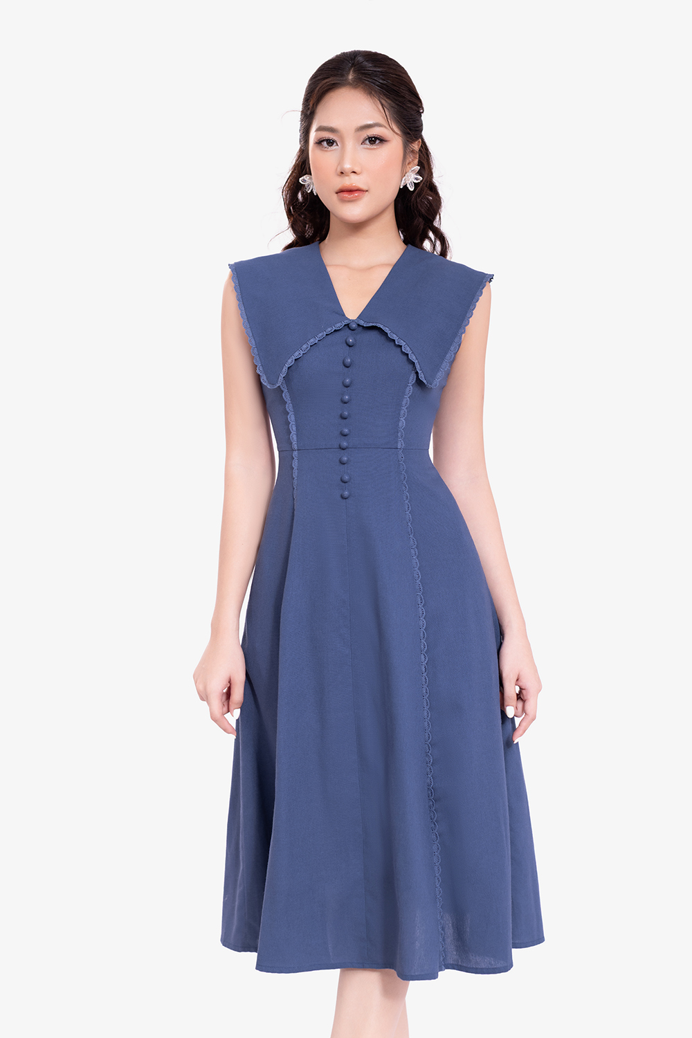 Đầm linen dáng xòe cổ thủy thủ bản lớn