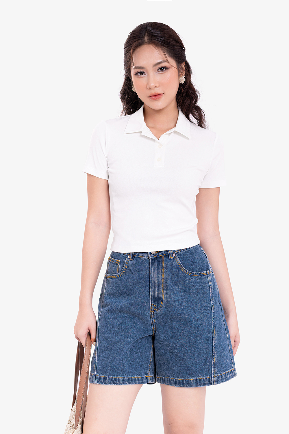 Áo thun polo nữ màu trắng dáng ôm