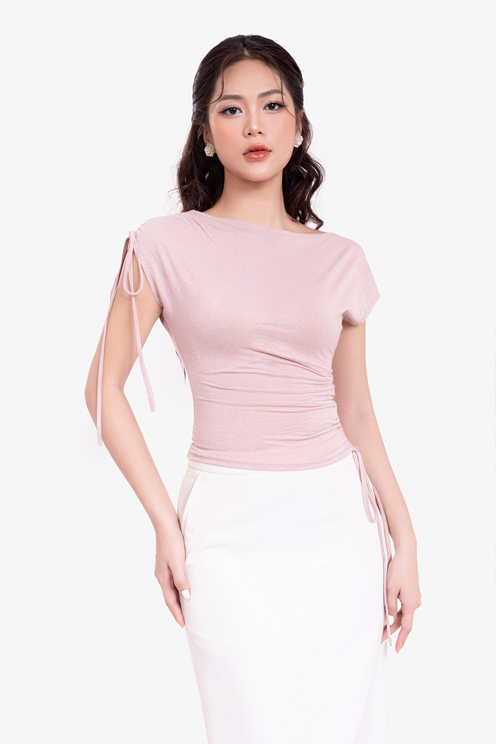 Áo thun dáng ôm cổ thuyền nhún eo