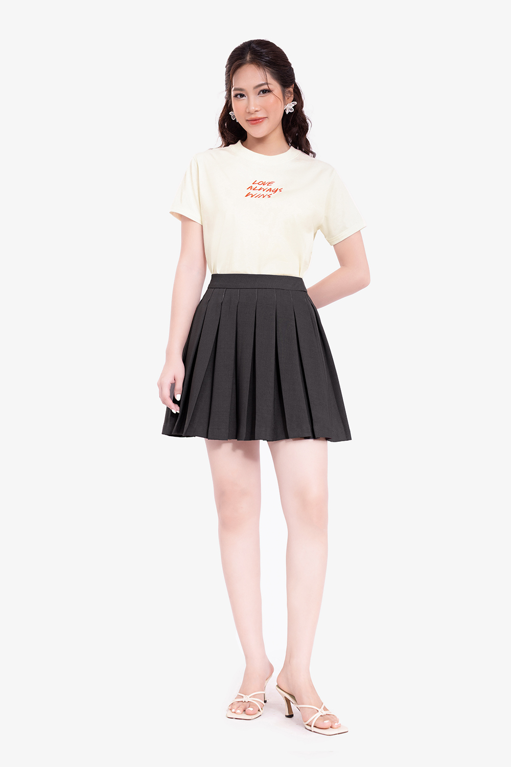 Áo thun cotton cổ tròn thêu chữ