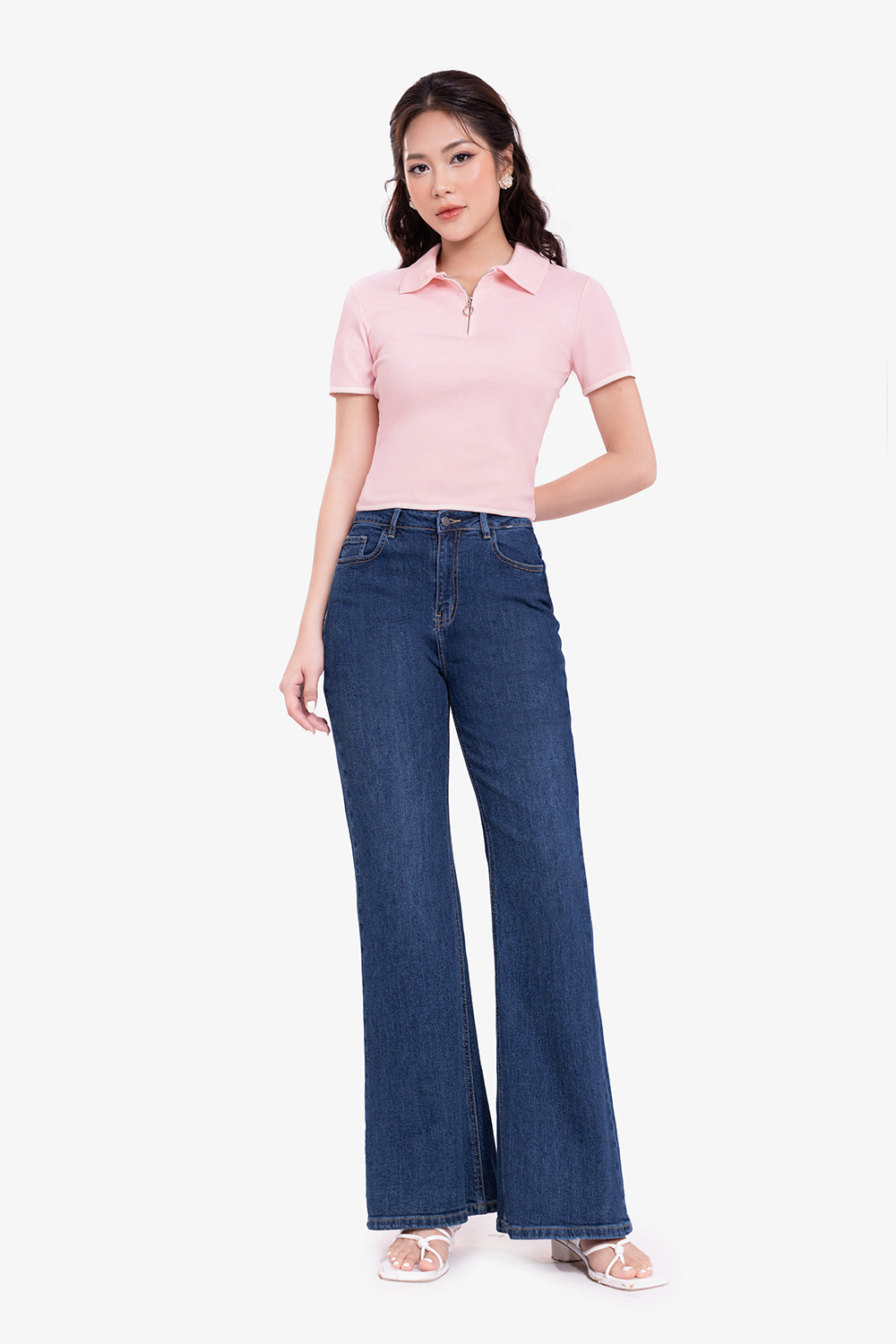Quần jeans dài ống loe nhẹ