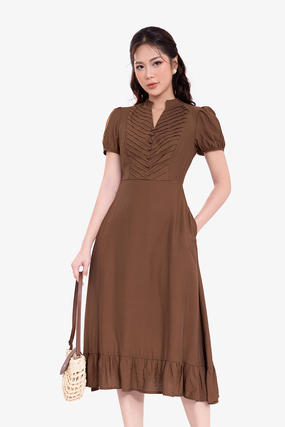 Đầm nâu dáng dài nhún ngực tay phồng