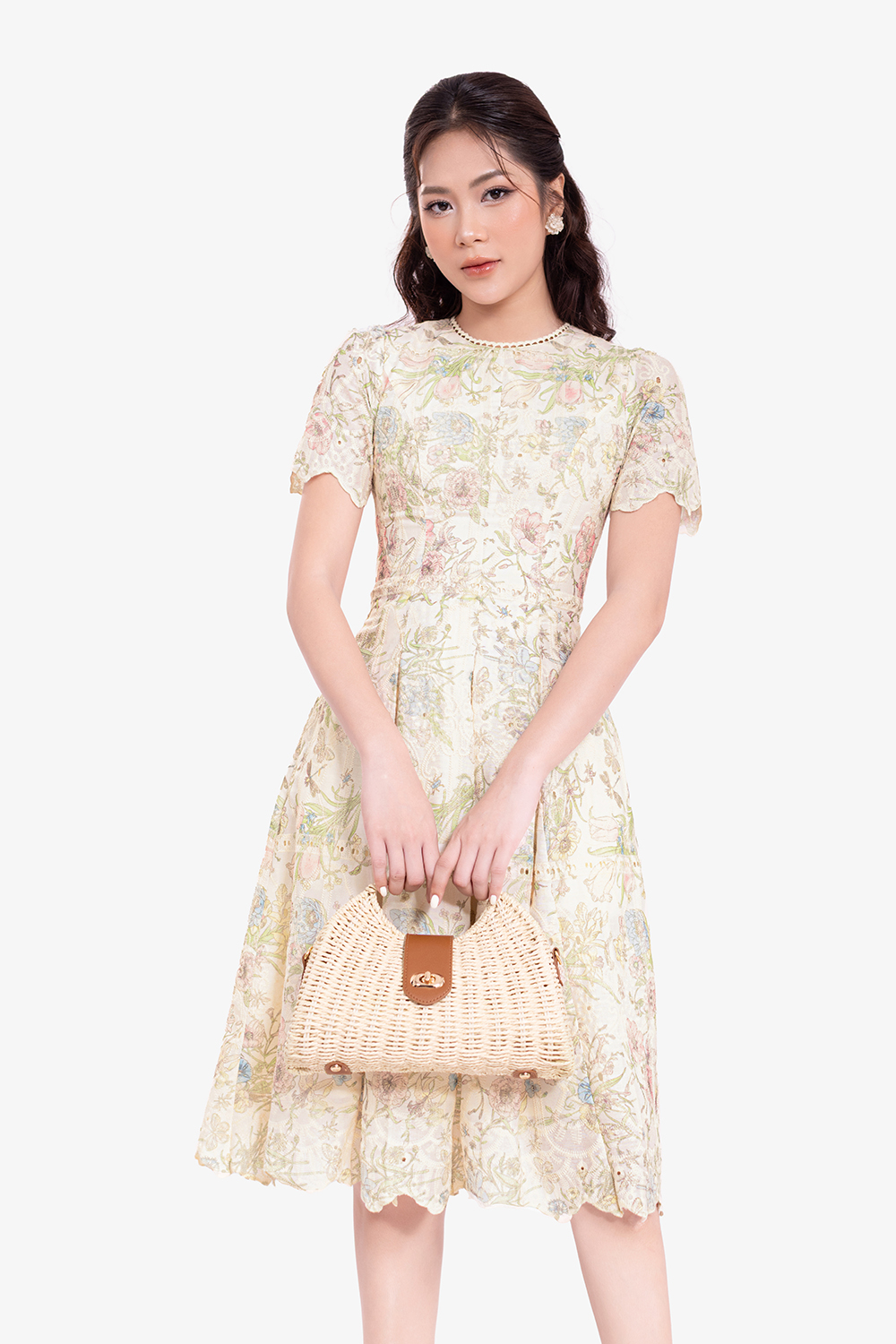 Đầm xô thêu hoa pastel dáng xòe cổ tròn