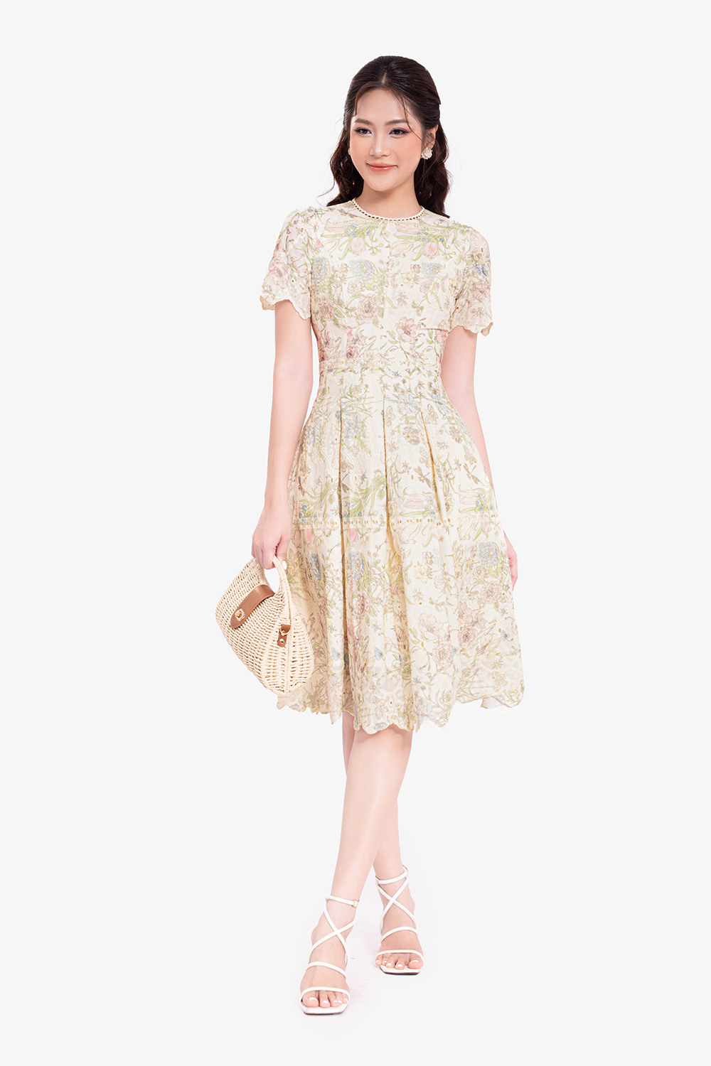 Đầm xô thêu hoa pastel dáng xòe cổ tròn