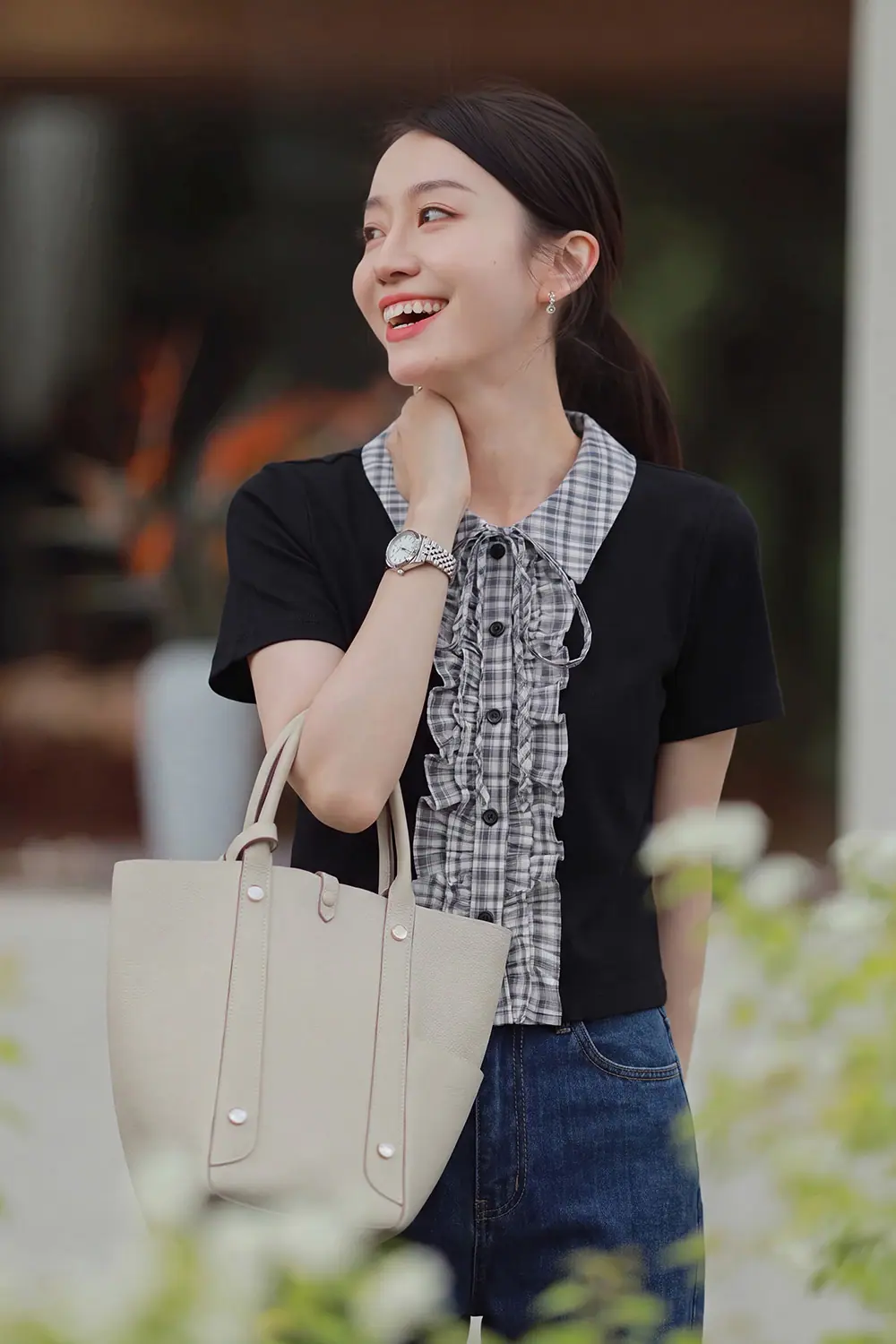 Áo sơ mi nữ màu đen phối caro tay ngắn