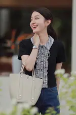 Áo sơ mi nữ màu đen phối caro tay ngắn