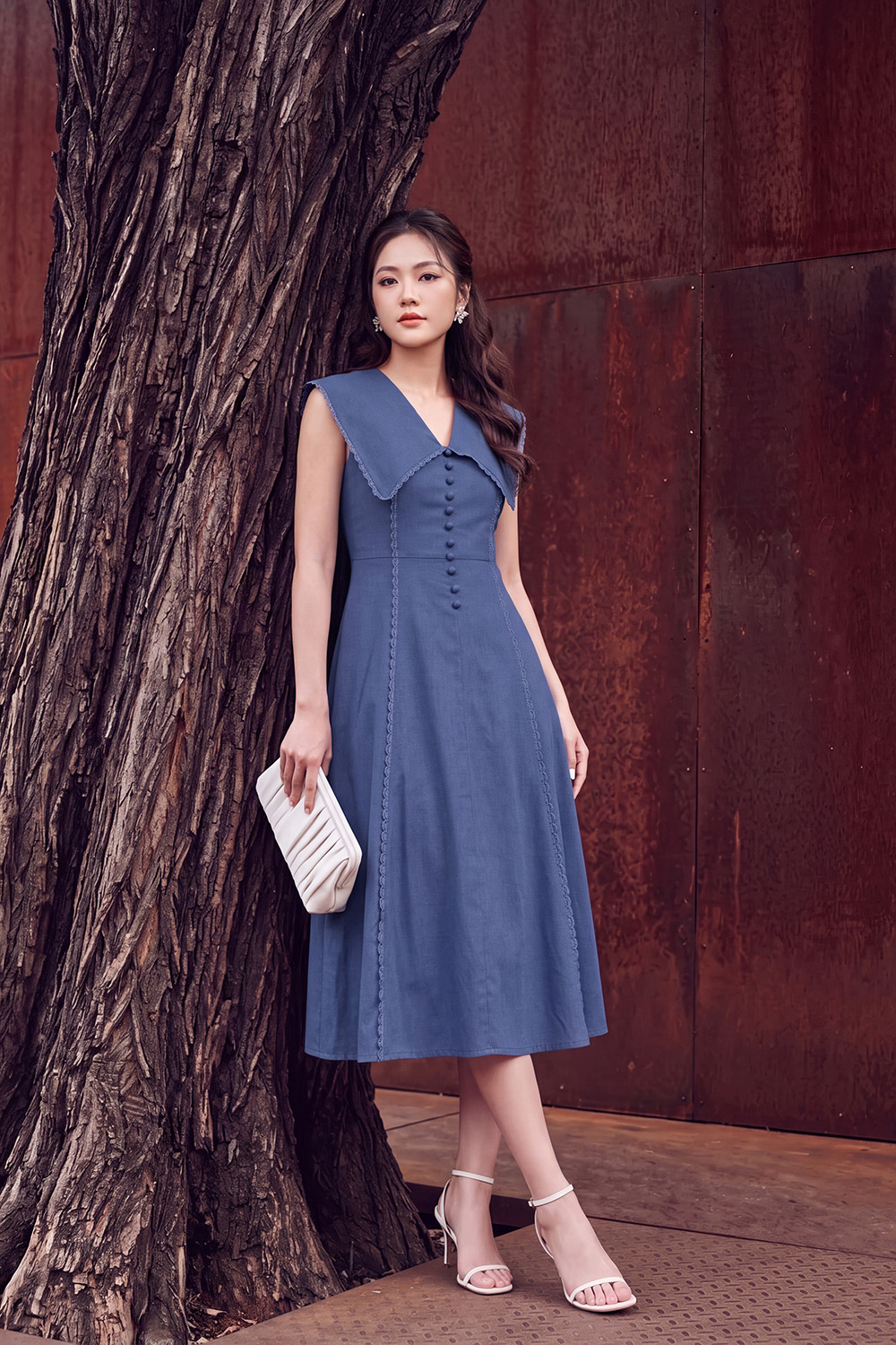 Đầm linen dáng xòe cổ thủy thủ bản lớn