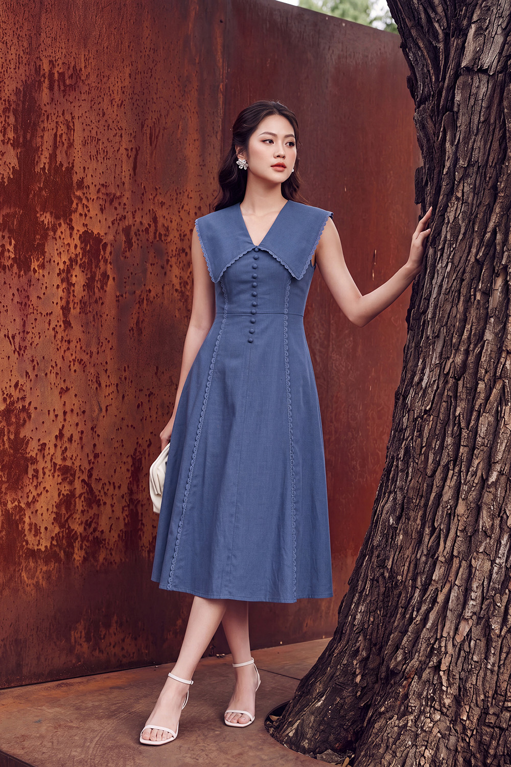 Đầm linen dáng xòe cổ thủy thủ bản lớn