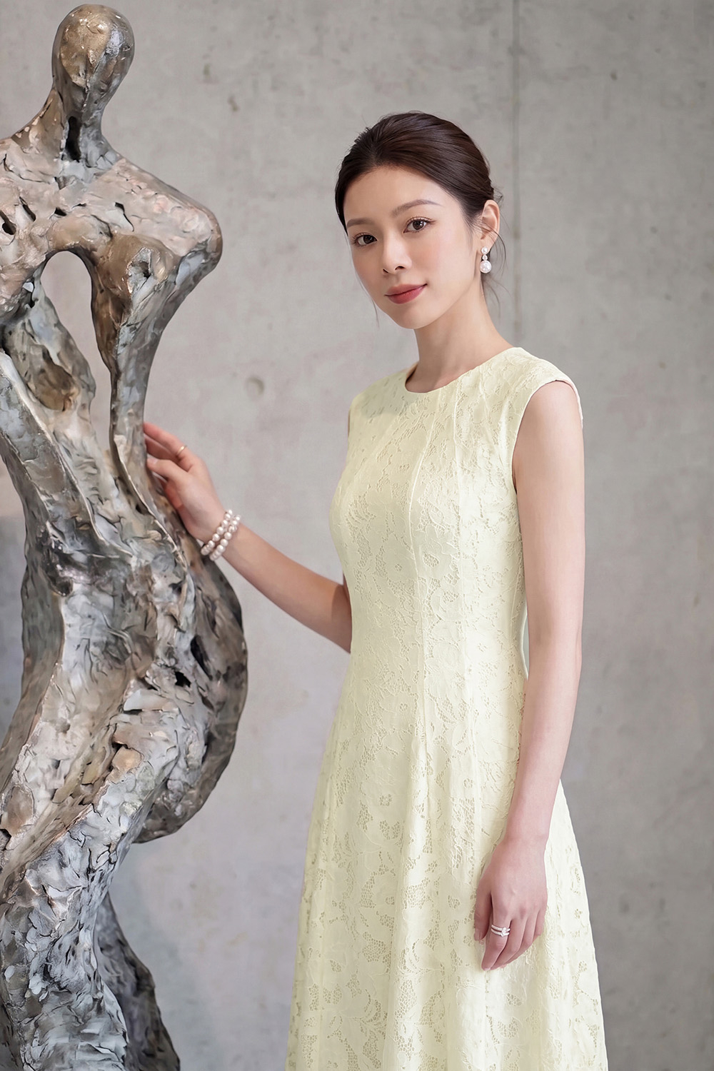 Đầm ren dự tiệc sát nách dáng dài