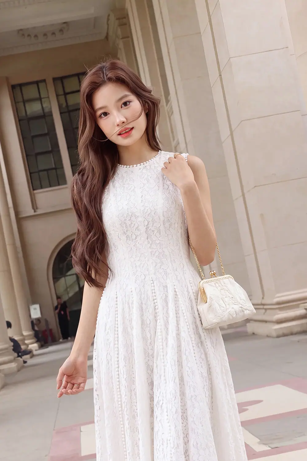 Đầm ren trắng dự tiệc dáng xòe dài