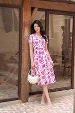 Đầm trắng họa tiết hoa hồng dáng xòe