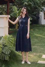 Đầm xòe xô thêu cổ sơ mi thắt eo