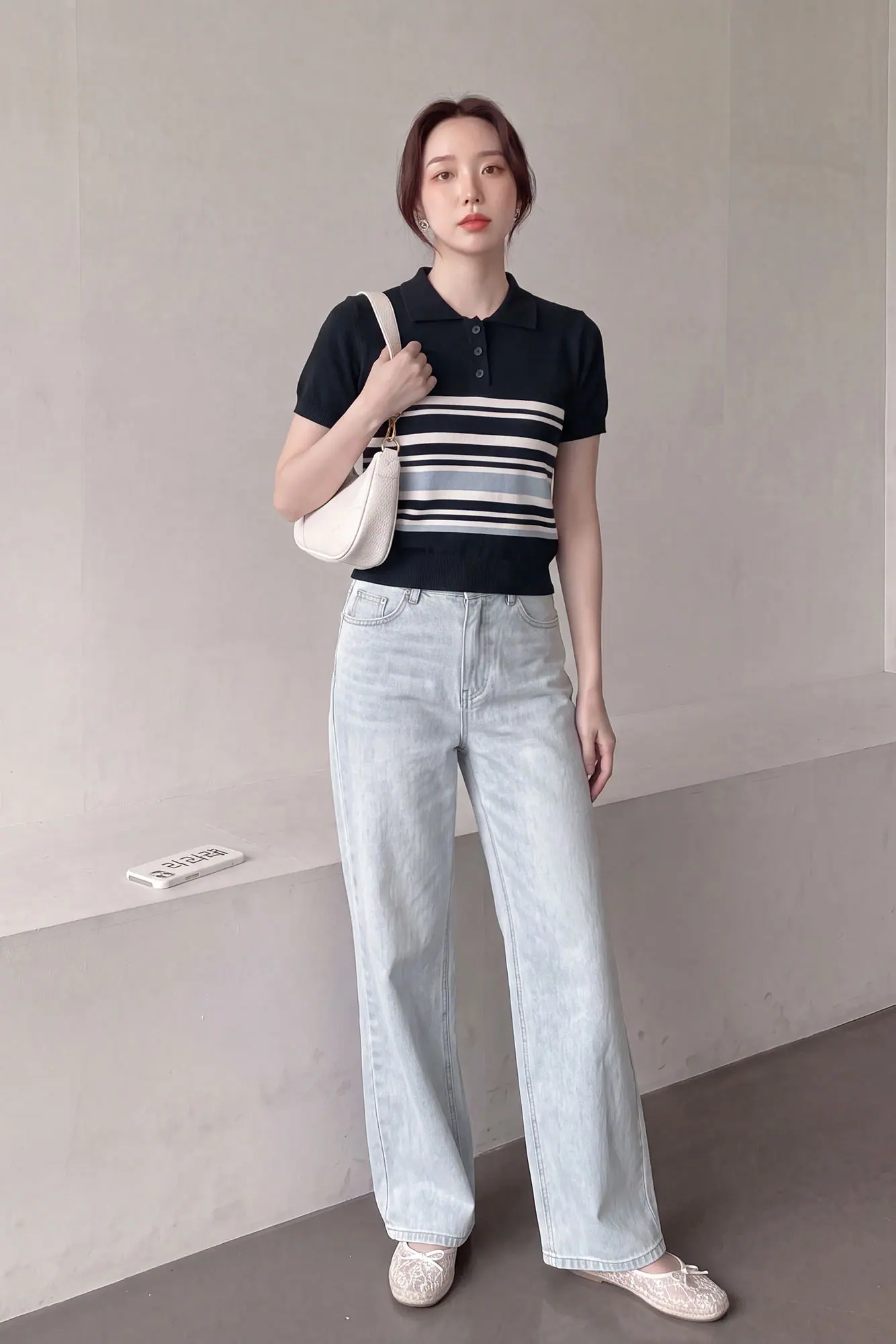 Quần jean ống suông cạp cao