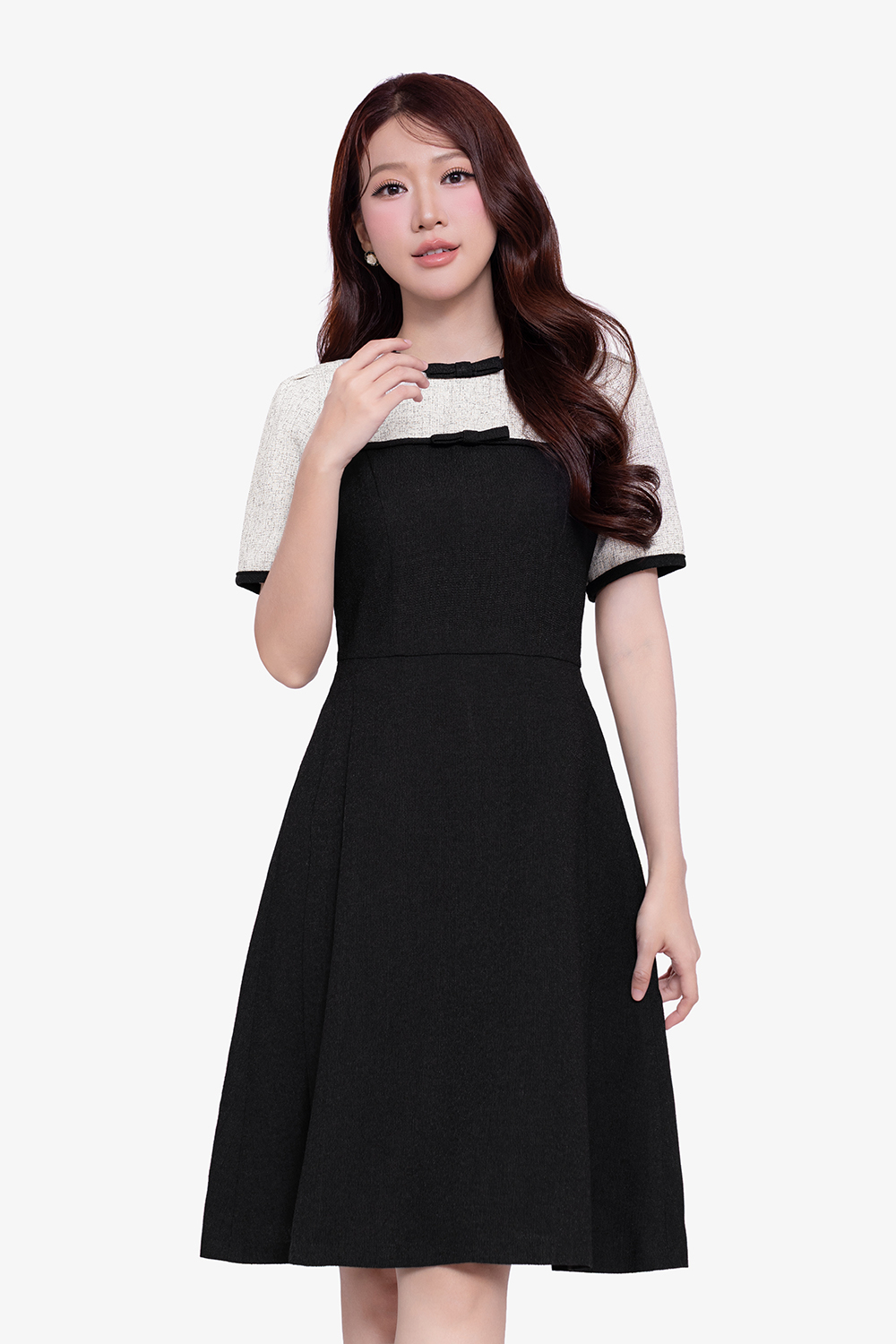 Đầm xòe đen công sở phối màu tay ngắn