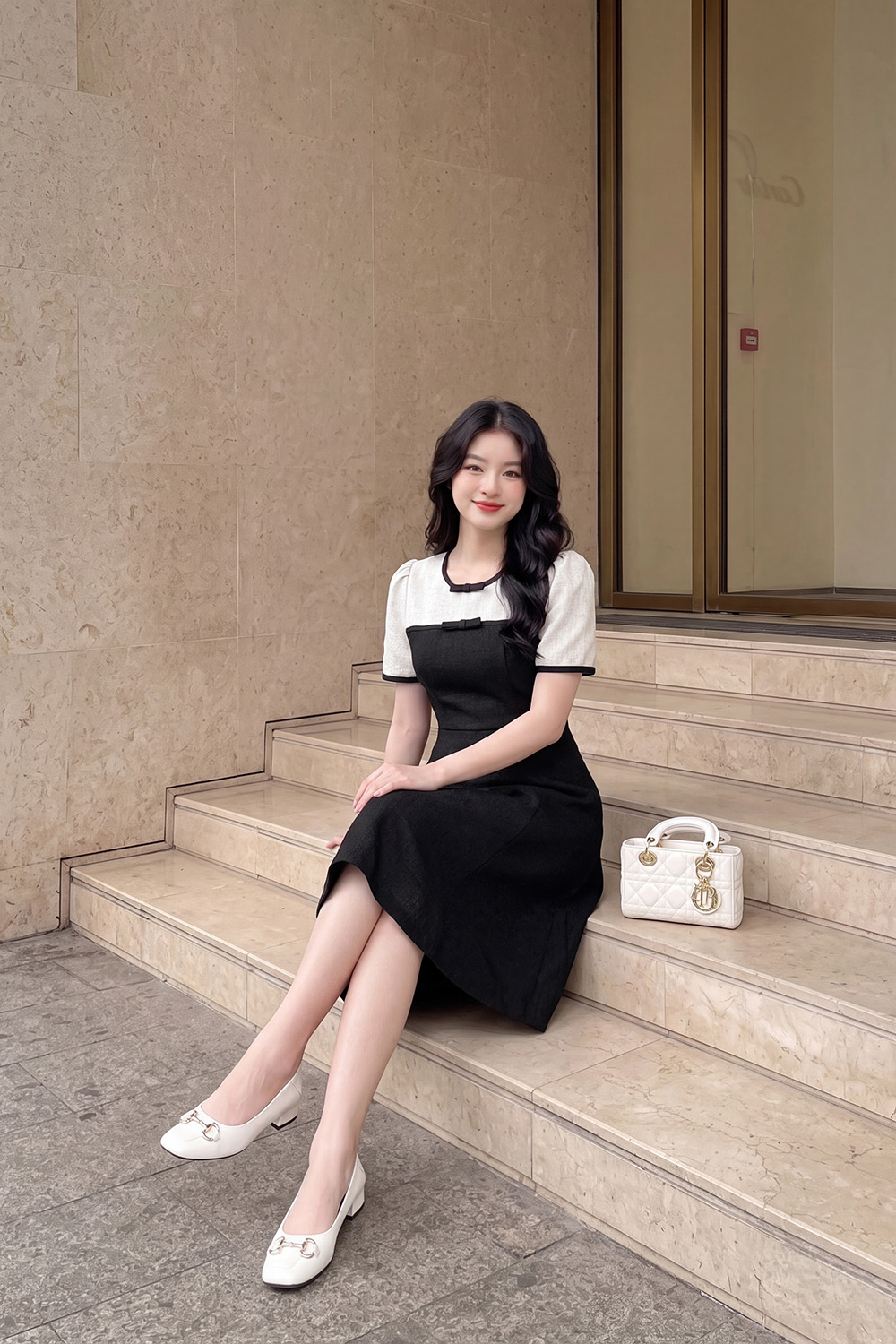 Đầm xòe đen công sở phối màu tay ngắn
