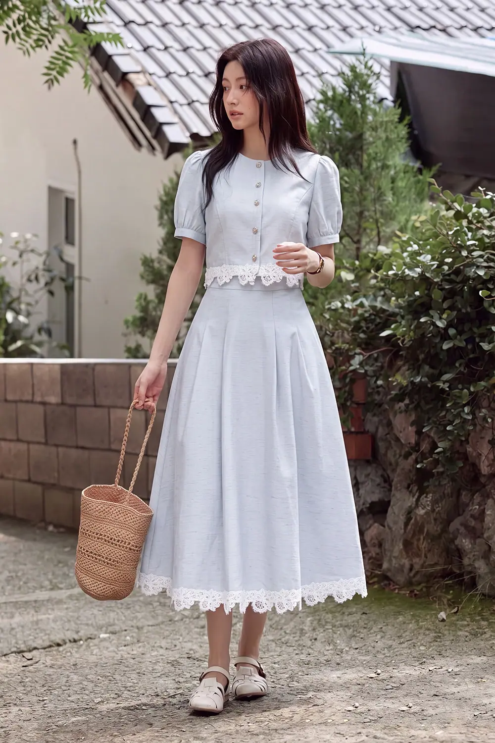 Chân váy xòe xếp ly viền ren dáng dài