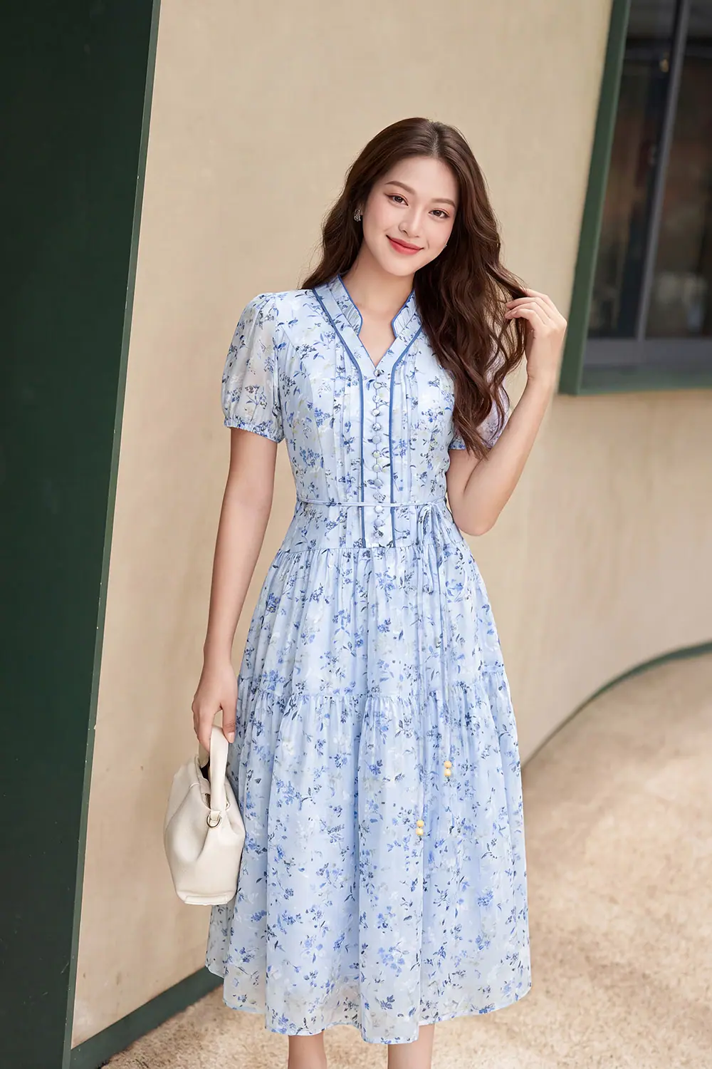 Đầm tơ hoa nhí dáng xòe phối nút