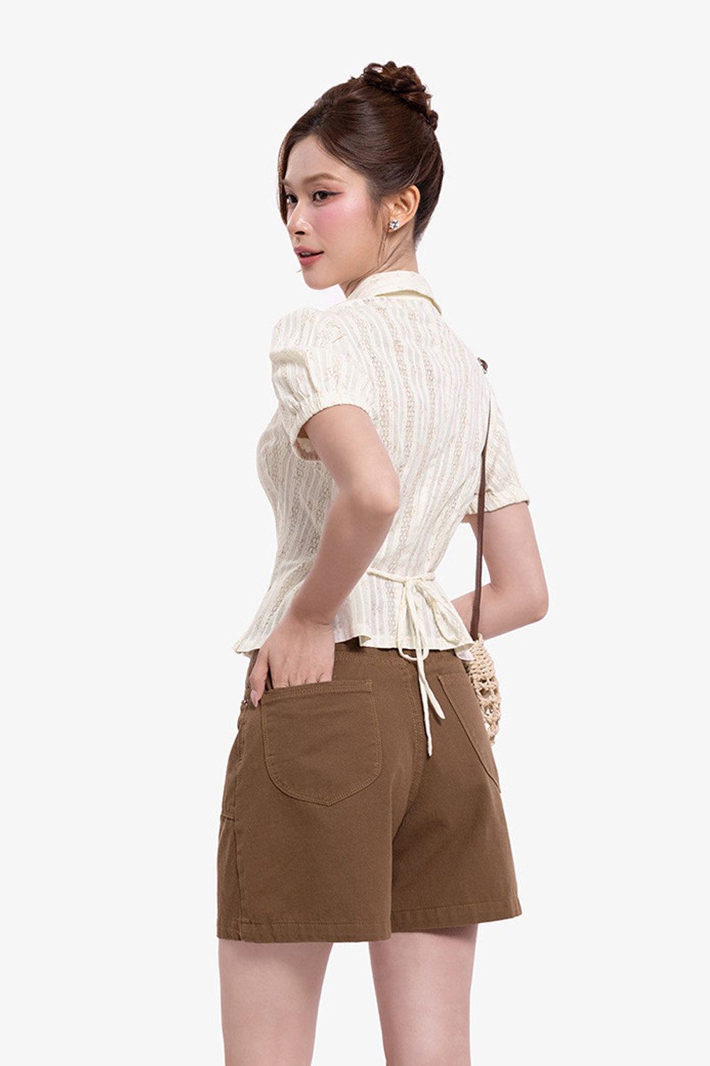 Quần short jean nâu cạp cao