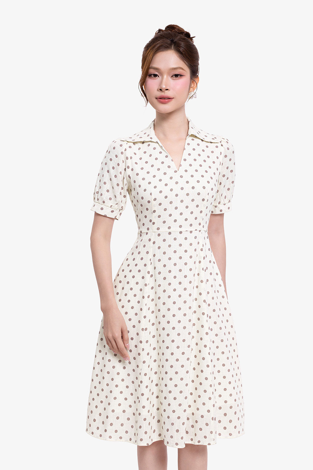 Đầm linen họa tiết chấm bi dáng xòe