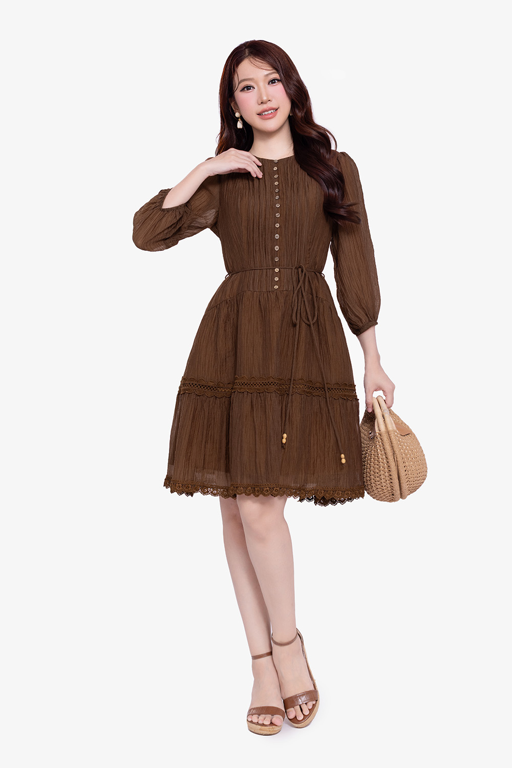 Đầm nâu dáng xòe tay lỡ