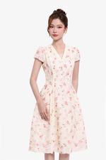 Đầm xô thêu hoa nhí cổ V phối ren