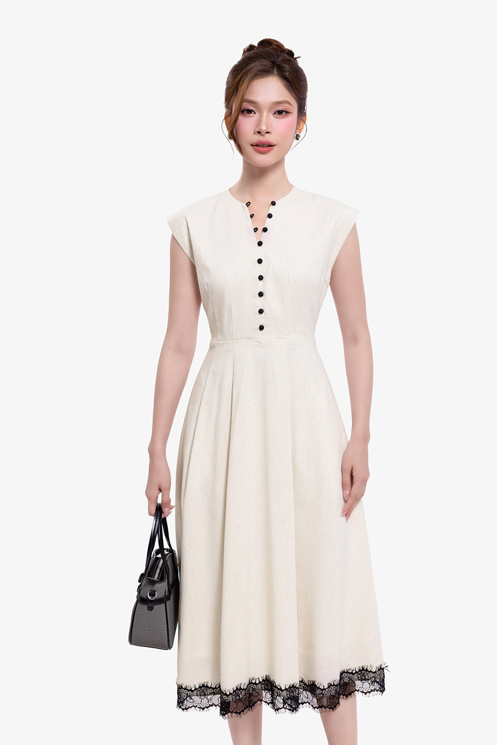 Đầm linen dáng xòe dài cổ V phối ren