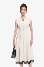 Đầm linen dáng xòe dài cổ V phối ren