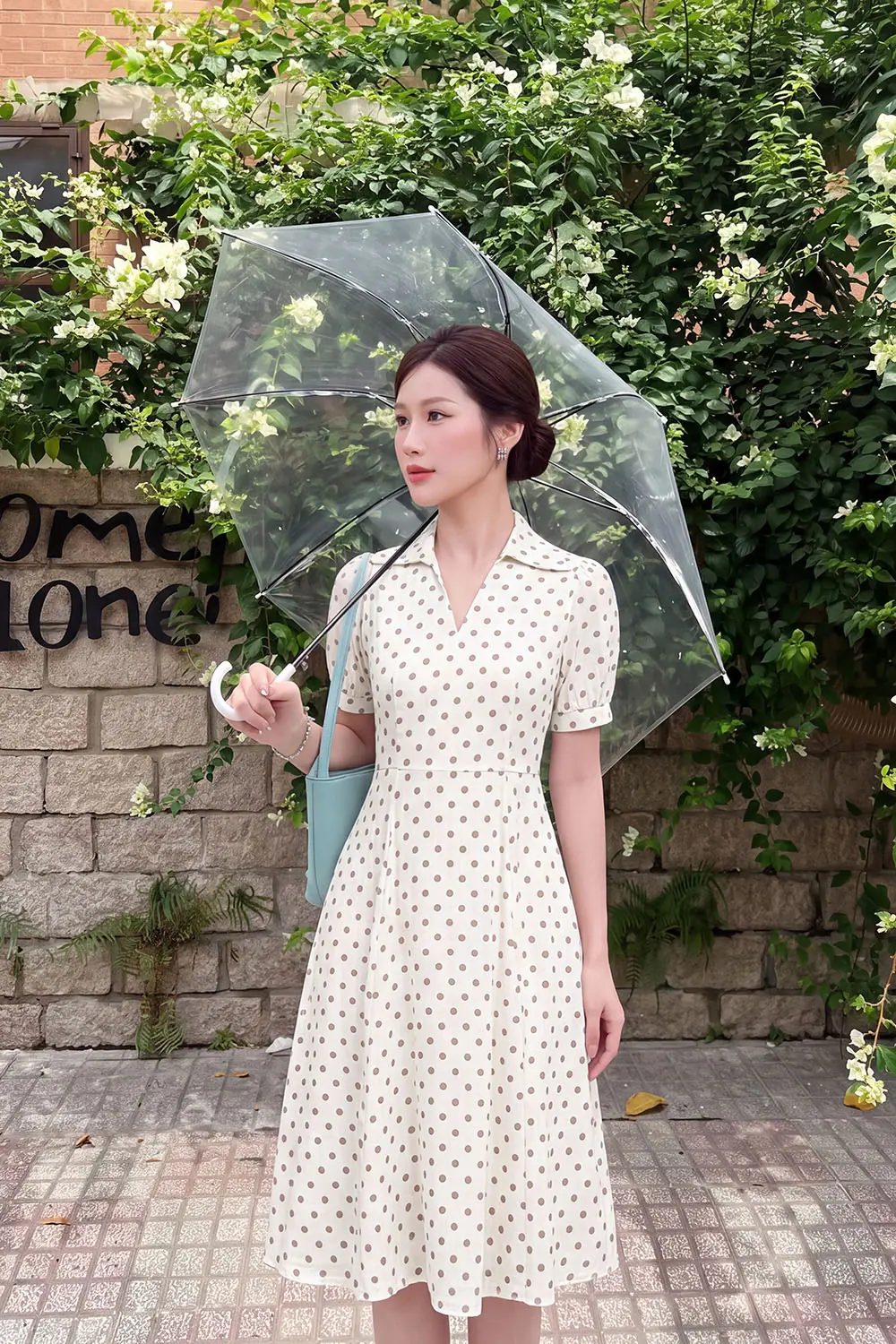 Đầm linen họa tiết chấm bi dáng xòe