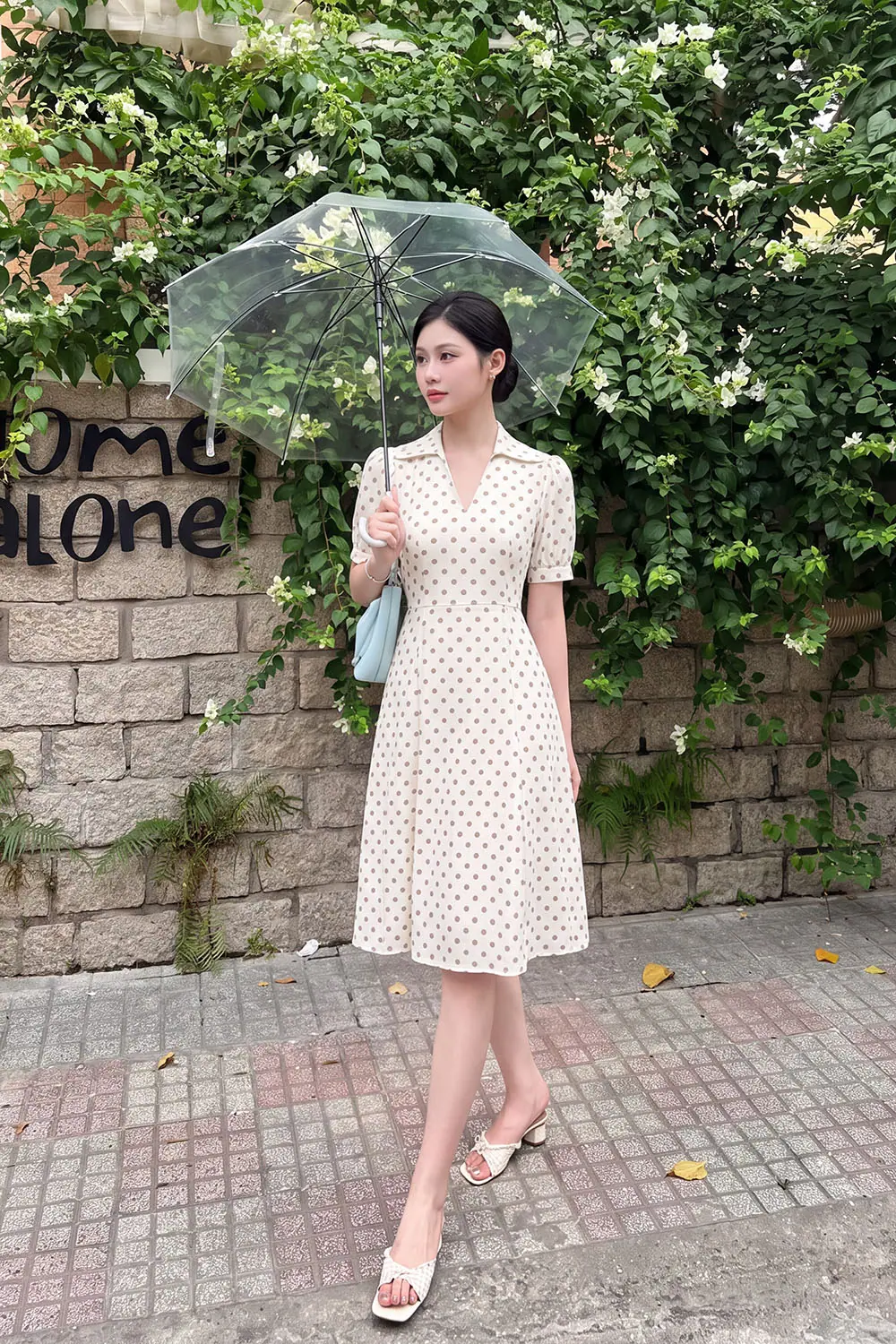 Đầm linen họa tiết chấm bi dáng xòe