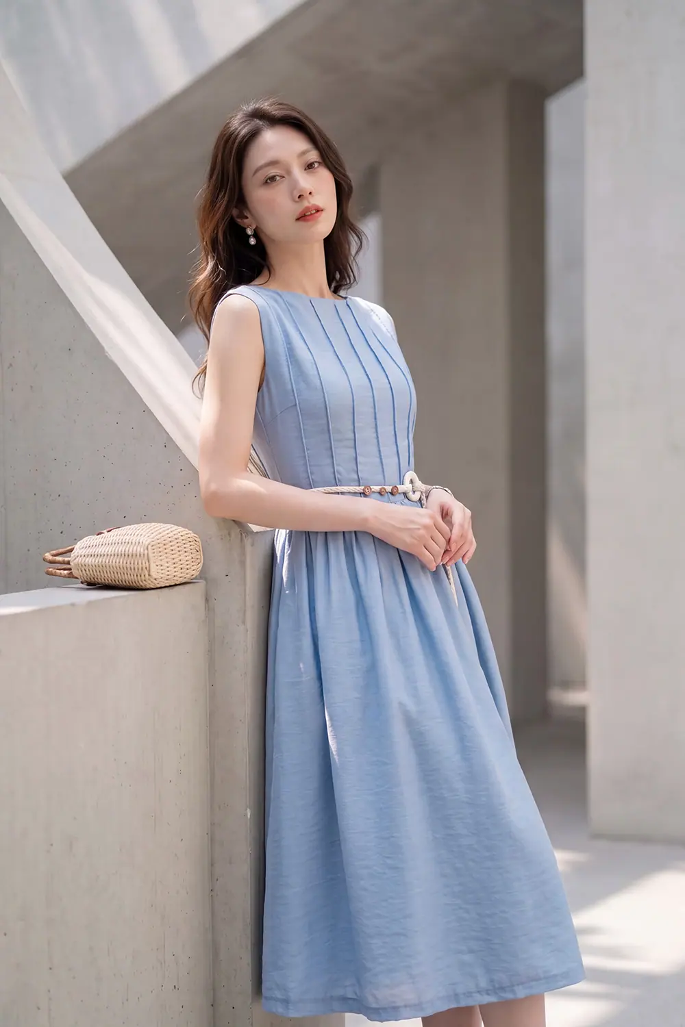 Đầm xòe sát nách màu xanh pastel kèm thắt lưng