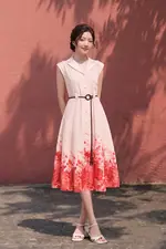 Đầm xòe dài cổ vest in hoa tùng váy
