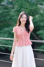 Áo kiểu caro cổ V dáng peplum
