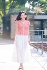 Áo kiểu caro cổ V dáng peplum